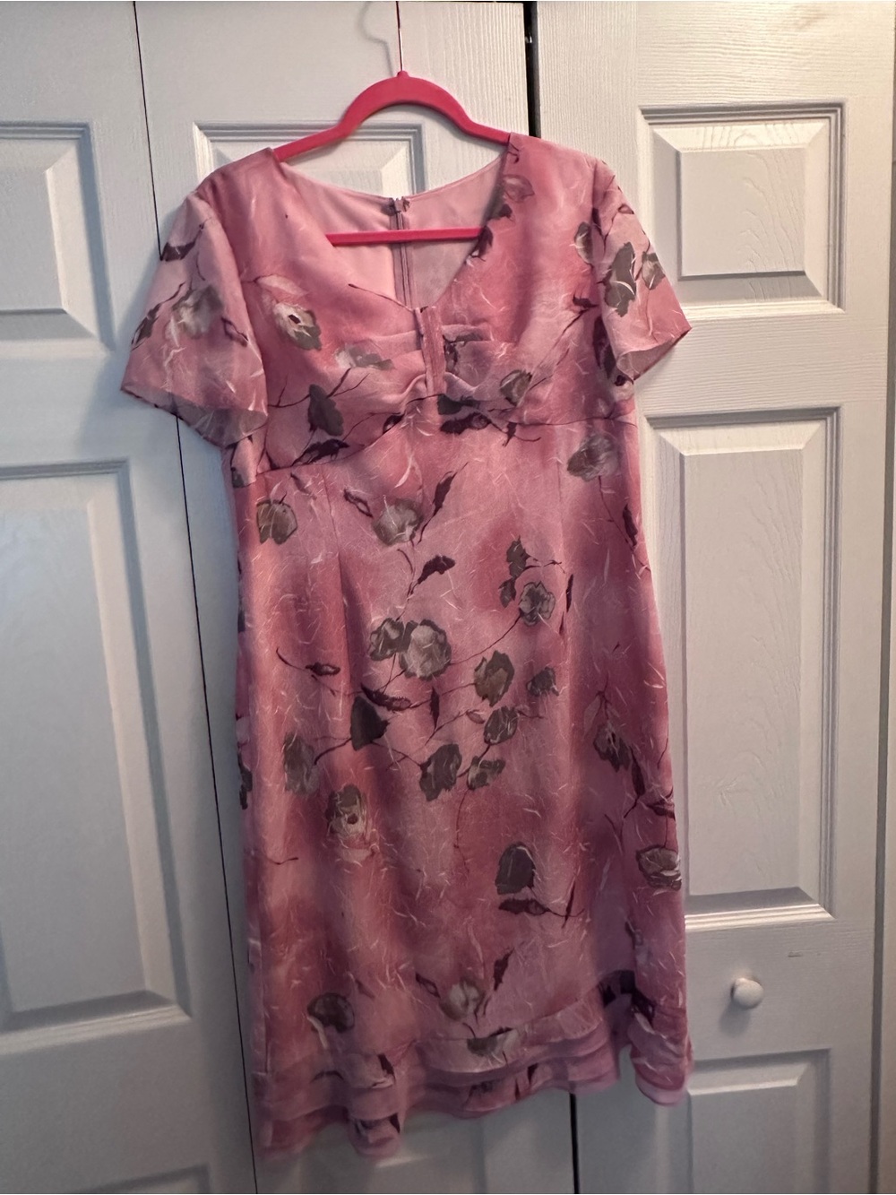 Pink Floral Midi Dress with Subtle Puff Sleeve